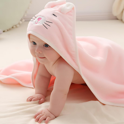 bébé quatre pattes porte cape de      bain bébé avec capuche chat rose sur tête