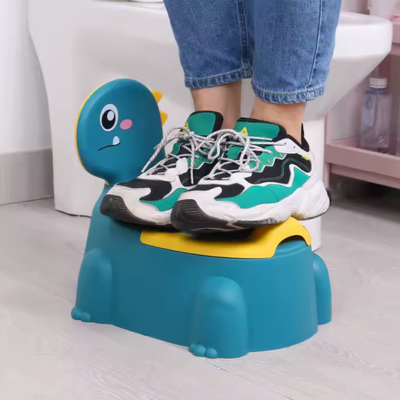 enfant debout sur pot bebe aquapot dinosaure bleu résistance