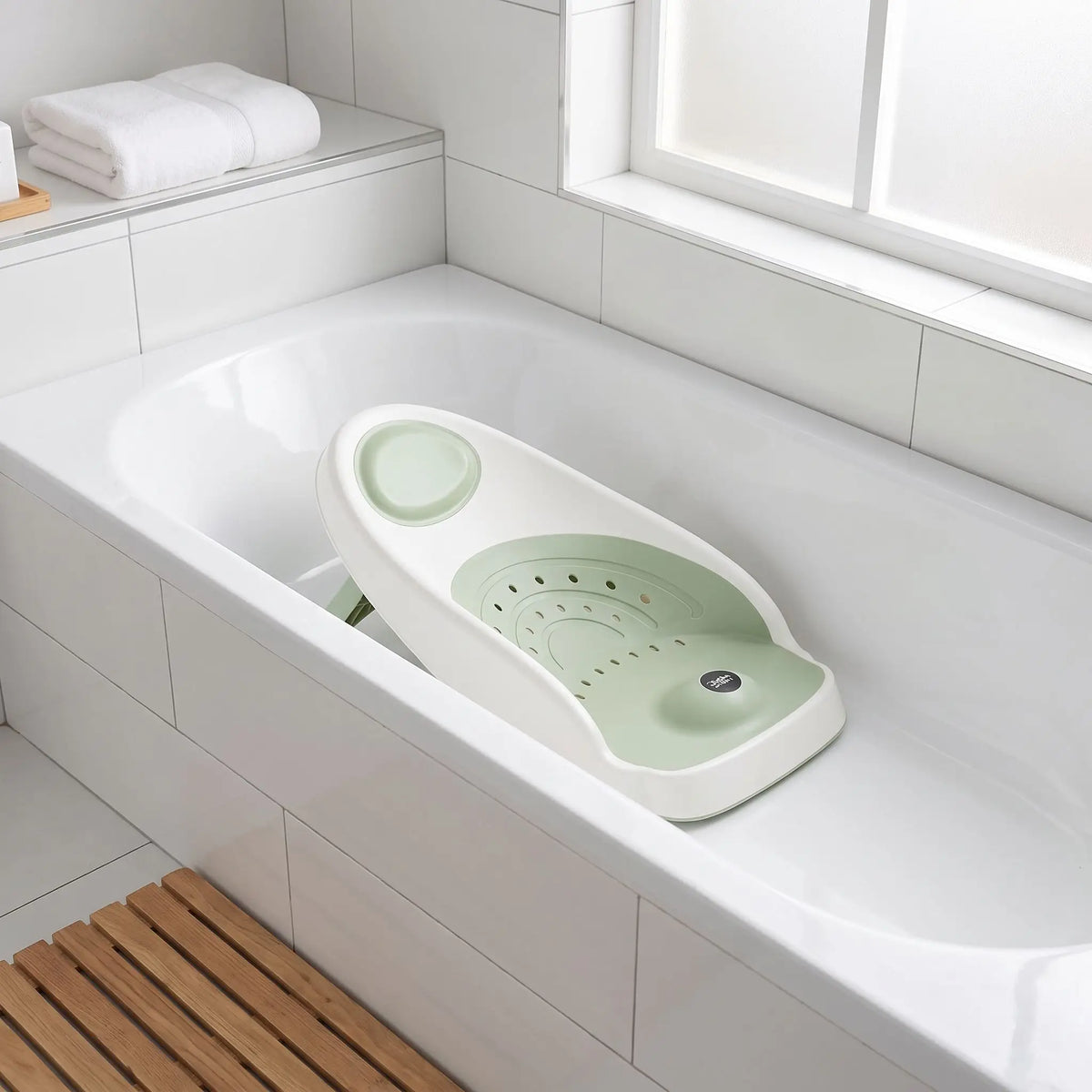 siege pour bebe dans baignoire babynest design ergonomique